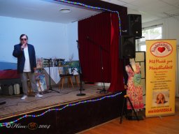 Künstler helfen Kinder - Mit Musik zur Menschlichkeit